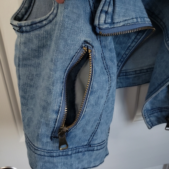 Love Republic Cropped Jean Vest - Picture 4 of 6